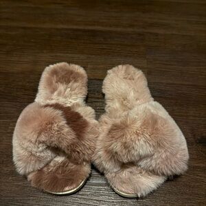 Shiraleah Fuzzy Brown and Cream Slippers